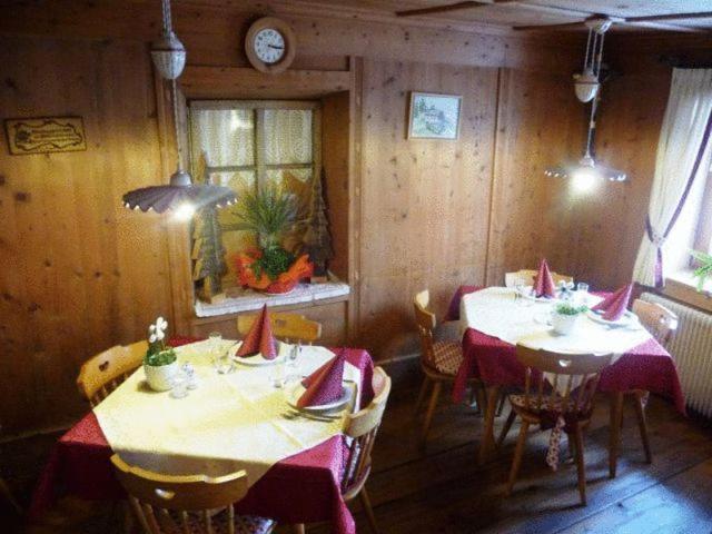 Berggasthaus Agritur Moserhof Braies  Exterior photo