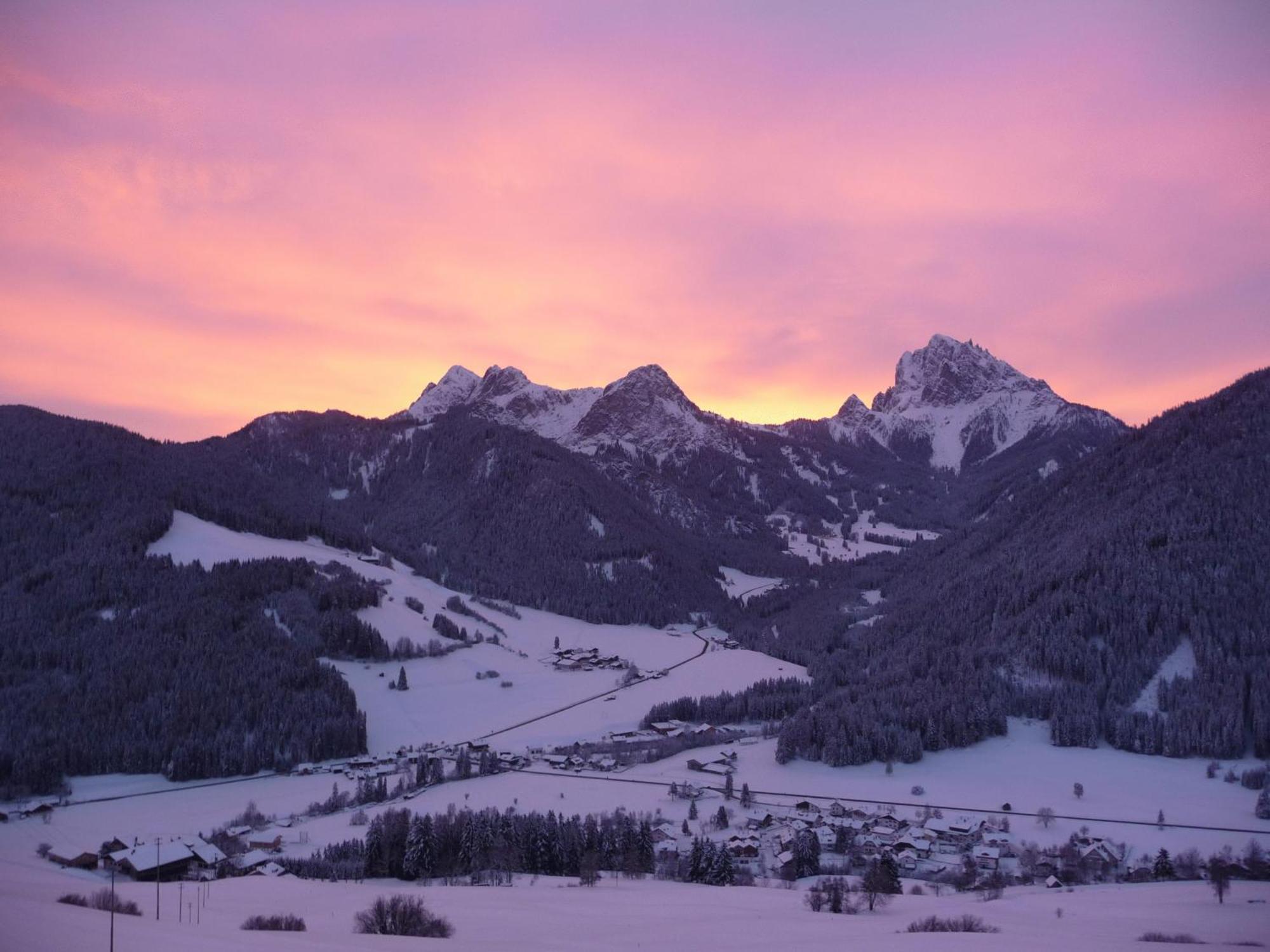 Berggasthaus Agritur Moserhof Braies  Exterior photo