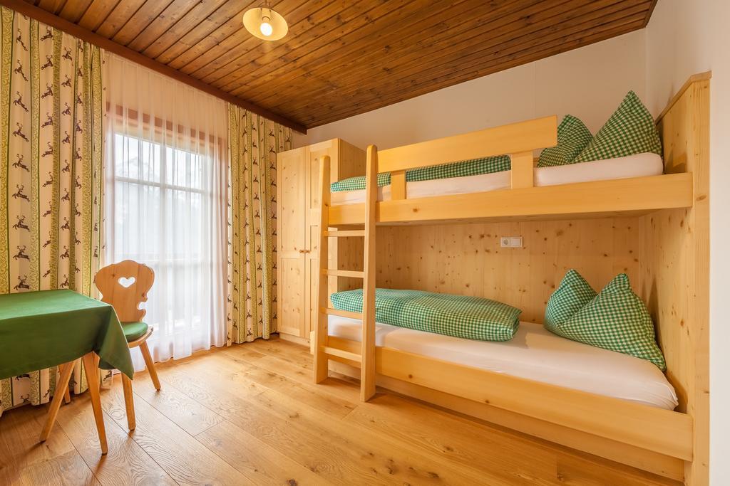 Berggasthaus Agritur Moserhof Braies  Exterior photo